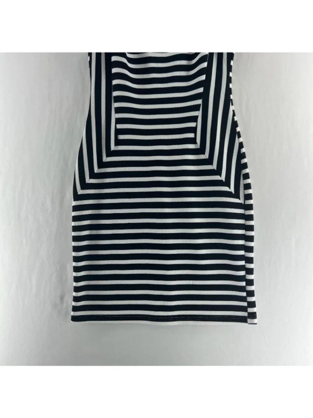 Sharagano Sheath Dress Womens 2 Sleeveless Optical Illusion Striped Black White - Picture 7 of 14